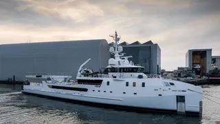 How many superyachts did Edmiston sell in H1 2021